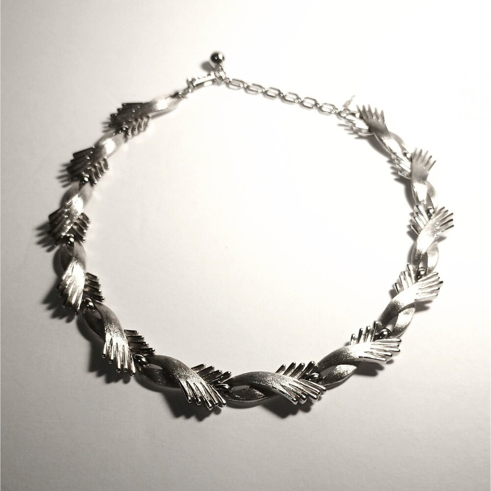 Vintage 1950s TRIFARI Signed Silver Tone Choker Necklace RARE FIND